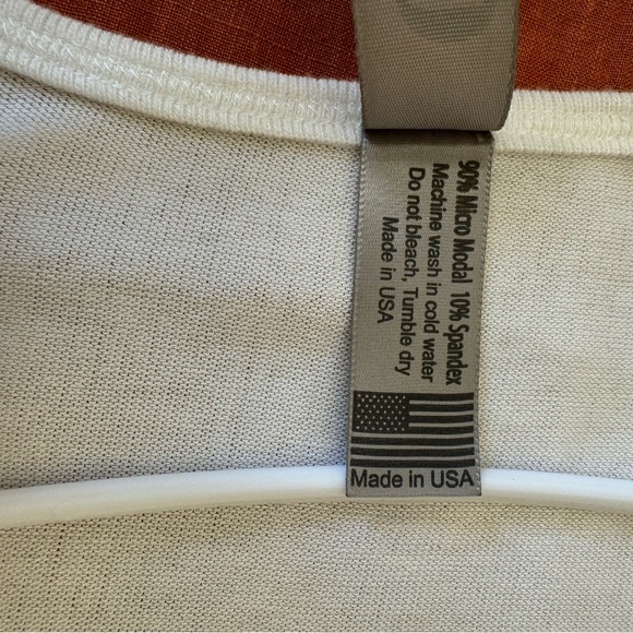 Like New! Go Couture LOVE top. Size large. - Picture 5 of 5